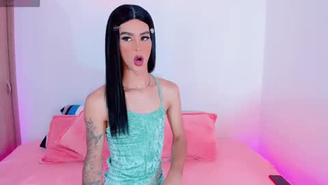 CLOE REMINTON online show from 5, 2, 2025