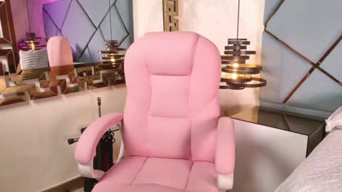 Cloe  online show from 3, 10, 2025