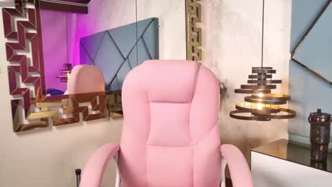 Cloe  online show from 9, 10, 2025