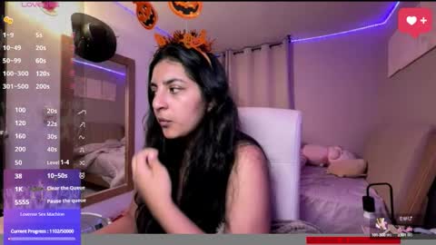 cloe small online show from 10, 10, 2025