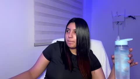 Snapshot of cloe_small08 chatting on 19, 6, 2026 cloe small online show from 19, 6, 2026