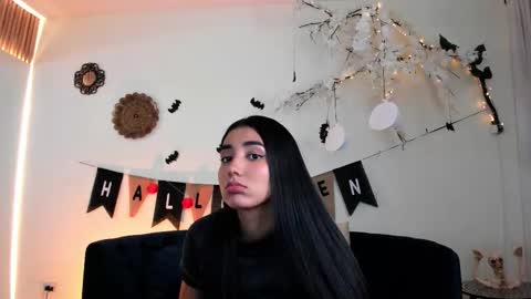 CLOE  online show from 14, 10, 2025