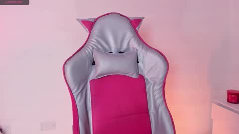 Chloe  online show from 6, 11, 2025