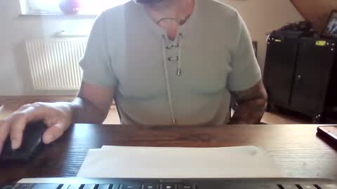 cock4onenight online show from 10, 9, 2025