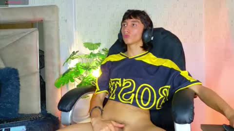 Lisandro T. online show from 10, 2, 2026