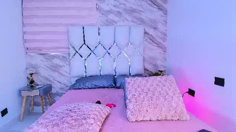 Snapshot of colett_hall chatting on 18, 6, 2026 colett online show from 18, 6, 2026