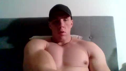 Snapshot of college_muscle chatting on 7, 1, 2025 foreverxshredded online show from 7, 1, 2025