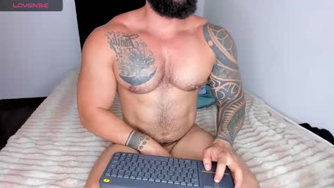 college_muscle_ass online show from 16, 1, 2026