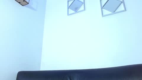 Snapshot of colombianmiilf_ chatting on 4, 1, 2025 Nahomi online show from 4, 1, 2025