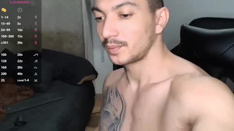 Snapshot of colombianmuscle8 chatting on 31, 12, 2024 colombianmuscle8 online show from 31, 12, 2024