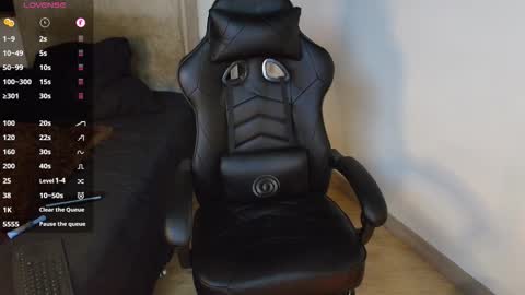 Snapshot of colombianmuscle8 chatting on 8, 10, 2025 colombianmuscle8 online show from 8, 10, 2025