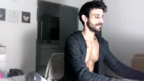 confetti3571037 online show from 10, 2, 2025