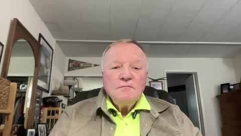 Snapshot of cookoosnest chatting on 15, 1, 2025 cookoosnest online show from 15, 1, 2025