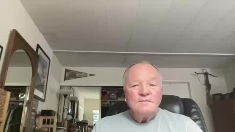 Snapshot of cookoosnest chatting on 12, 10, 2025 cookoosnest online show from 12, 10, 2025