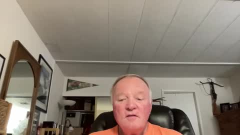 Snapshot of cookoosnest chatting on 8, 11, 2025 cookoosnest online show from 8, 11, 2025