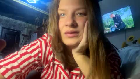 Snapshot of coolrebetaa chatting on 11, 11, 2025 lika Nikita online show from 11, 11, 2025