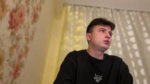 Snapshot of coolskum00 chatting on 1, 12, 2025 Lisa and Alen online show from 1, 12, 2025