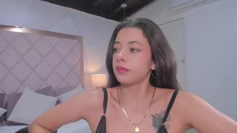 Snapshot of coral_taylorr chatting on 8, 11, 2025 Coral online show from 8, 11, 2025