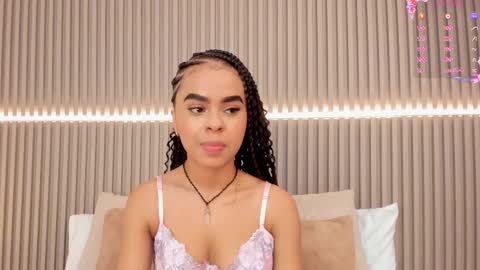 coralineross_ online show from 22, 2, 2025