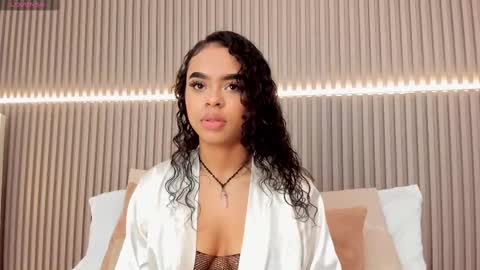 coralineross_ online show from 1, 3, 2025