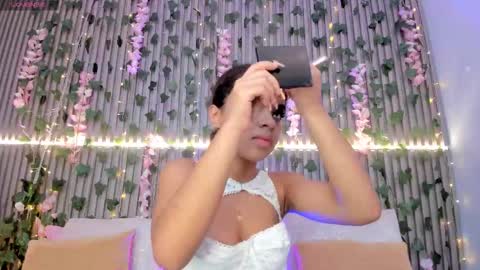 coralineross_ online show from 29, 10, 2025