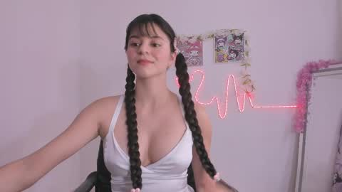 Snapshot of coralinexxx07 chatting on 26, 4, 2026 Coraline uwu Bienvenidos al dulce mundo de Coraline Hola amores soy Coraline Una chica tierna juguetona online show from 26, 4, 2026