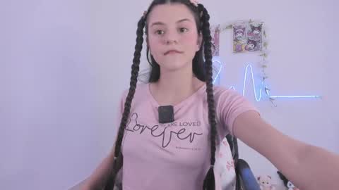 Snapshot of coralinexxx07 chatting on 5, 6, 2026 Coraline uwu Bienvenidos al dulce mundo de Coraline Hola amores soy Coraline Una chica tierna juguetona online show from 5, 6, 2026