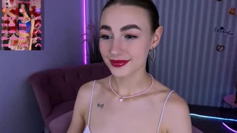 Snapshot of cosmicfaye chatting on 1, 10, 2025 cosmicfaye online show from 1, 10, 2025