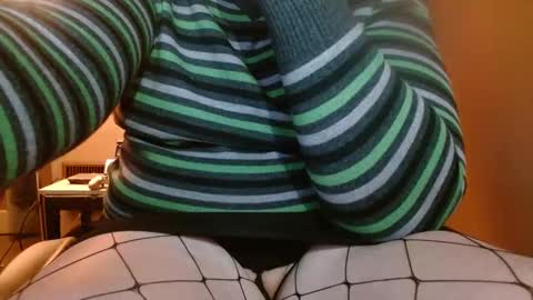 Snapshot of cosmicjones88 chatting on 25, 12, 2024 cosmicjones88 online show from 25, 12, 2024