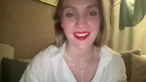 Snapshot of cosmo_blondiee chatting on 21, 9, 2025 cosmo_blondiee online show from 21, 9, 2025