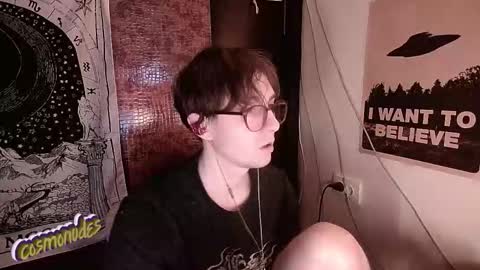 Snapshot of cosmonudes chatting on 19, 11, 2025 Barry online show from 19, 11, 2025