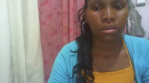 Snapshot of couleur_vanille chatting on 1, 2, 2025 couleur_vanille online show from 1, 2, 2025