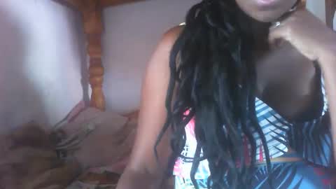 Snapshot of couleur_vanille chatting on 27, 2, 2025 couleur_vanille online show from 27, 2, 2025