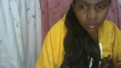 Snapshot of couleur_vanille chatting on 12, 9, 2025 couleur_vanille online show from 12, 9, 2025