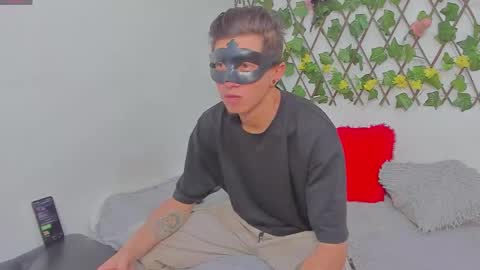 couple_2533 online show from 11, 2, 2026