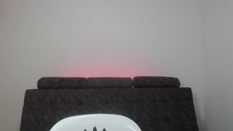  ALEJANDRO Y EMILY  online show from 18, 2, 2025