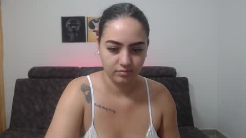  ALEJANDRO Y EMILY  online show from 11, 3, 2025