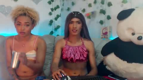 Snapshot of couple_sweet1016 chatting on 10, 3, 2025 ALEXA KIM online show from 10, 3, 2025