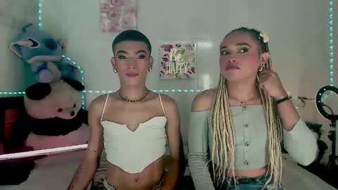 Snapshot of couple_sweet1016 chatting on 25, 9, 2025 ALEXA KIM online show from 25, 9, 2025