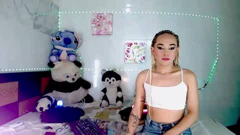 Snapshot of couple_sweet1016 chatting on 9, 10, 2025 ALEXA KIM online show from 9, 10, 2025