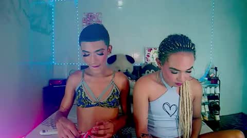 Snapshot of couple_sweet1016 chatting on 23, 10, 2025 ALEXA KIM online show from 23, 10, 2025