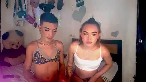 Snapshot of couple_sweet1016 chatting on 20, 11, 2025 ALEXA KIM online show from 20, 11, 2025