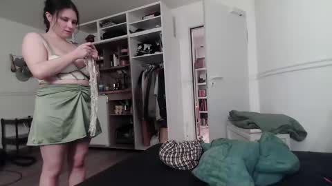 Snapshot of coupleforyou23 chatting on 17, 12, 2024 coupleforyou23 online show from 17, 12, 2024