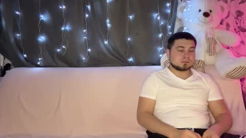 Snapshot of coupleinspire chatting on 4, 12, 2025 Emily Ryan online show from 4, 12, 2025