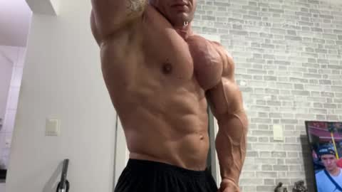 couplemuscle40 online show from 24, 3, 2026