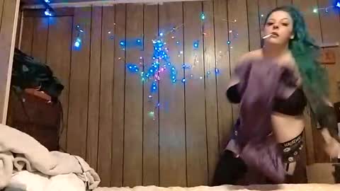 coupleofsinnerz online show from 1, 11, 2025