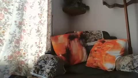 courieral1 online show from 13, 9, 2025