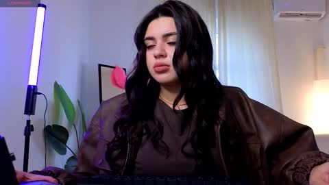Snapshot of courtneyk_ chatting on 28, 9, 2025 Courtney online show from 28, 9, 2025