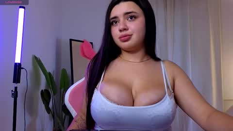 Snapshot of courtneyk_ chatting on 8, 10, 2025 Courtney online show from 8, 10, 2025