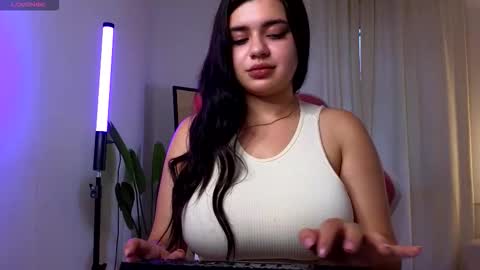 Snapshot of courtneyk_ chatting on 11, 10, 2025 Courtney online show from 11, 10, 2025